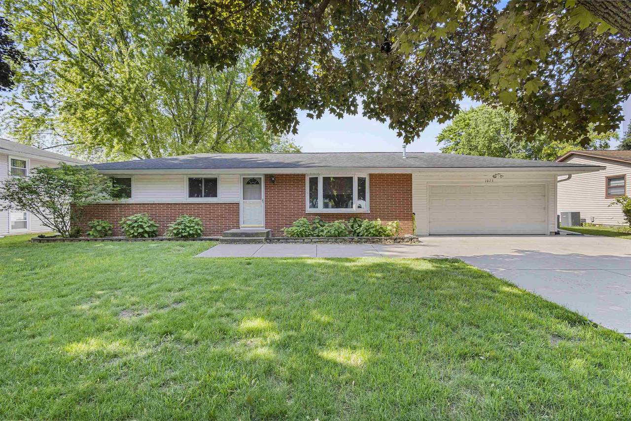 1073 April Lane - Photo 1