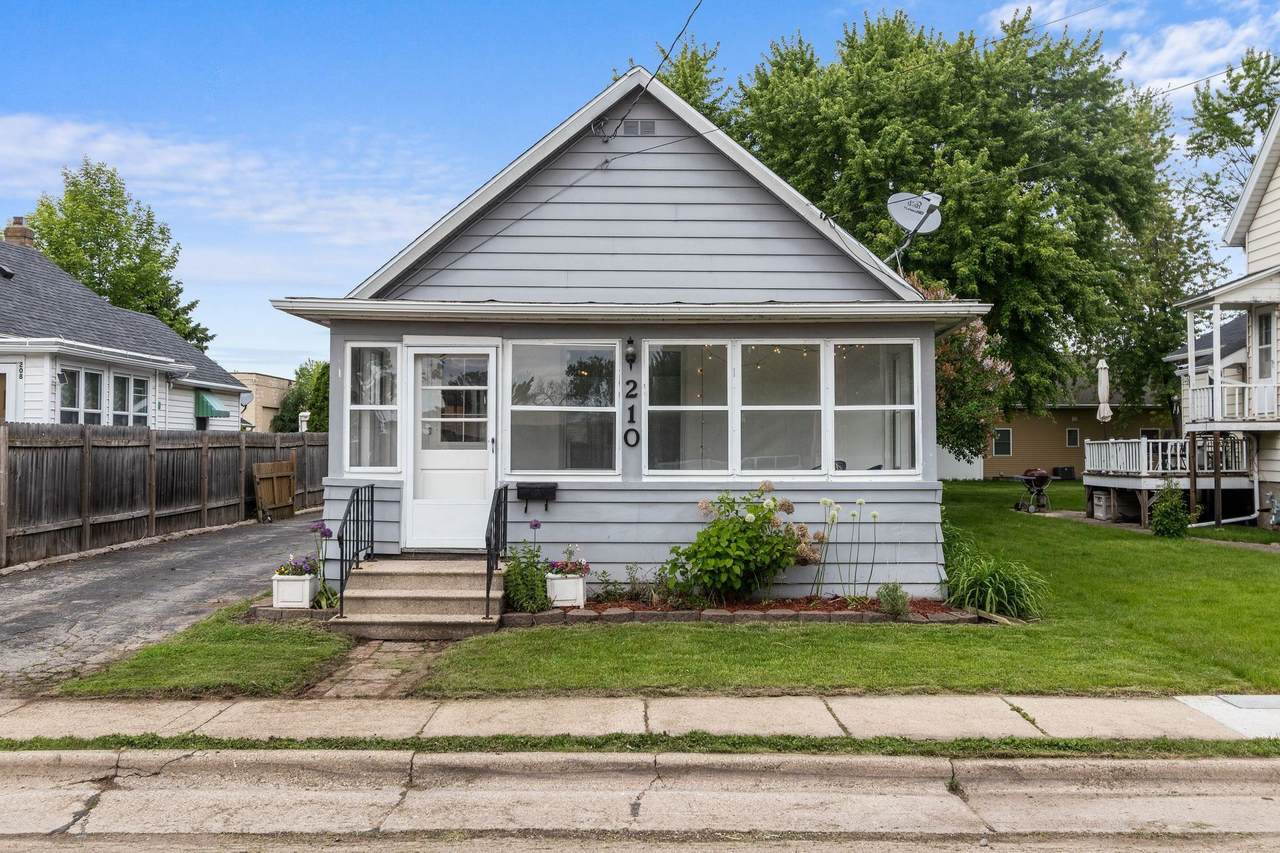 210 Hewitt Street - Photo 1