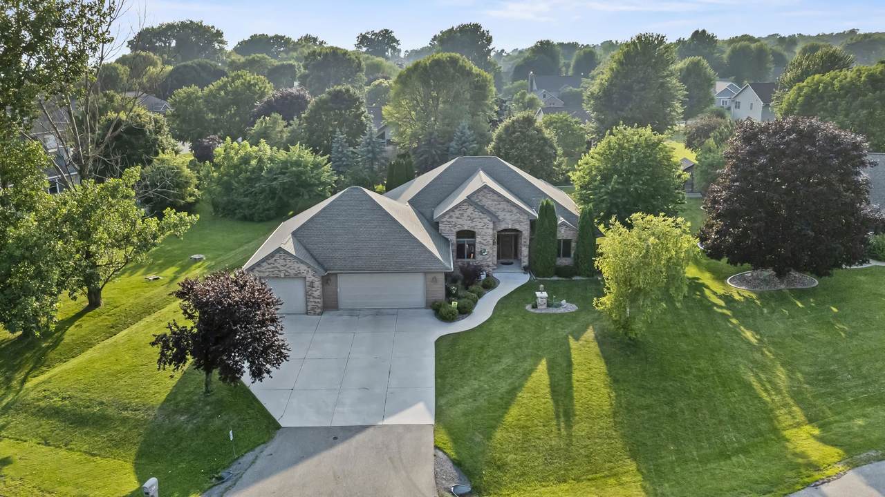 N8387 Royce Court - Photo 1