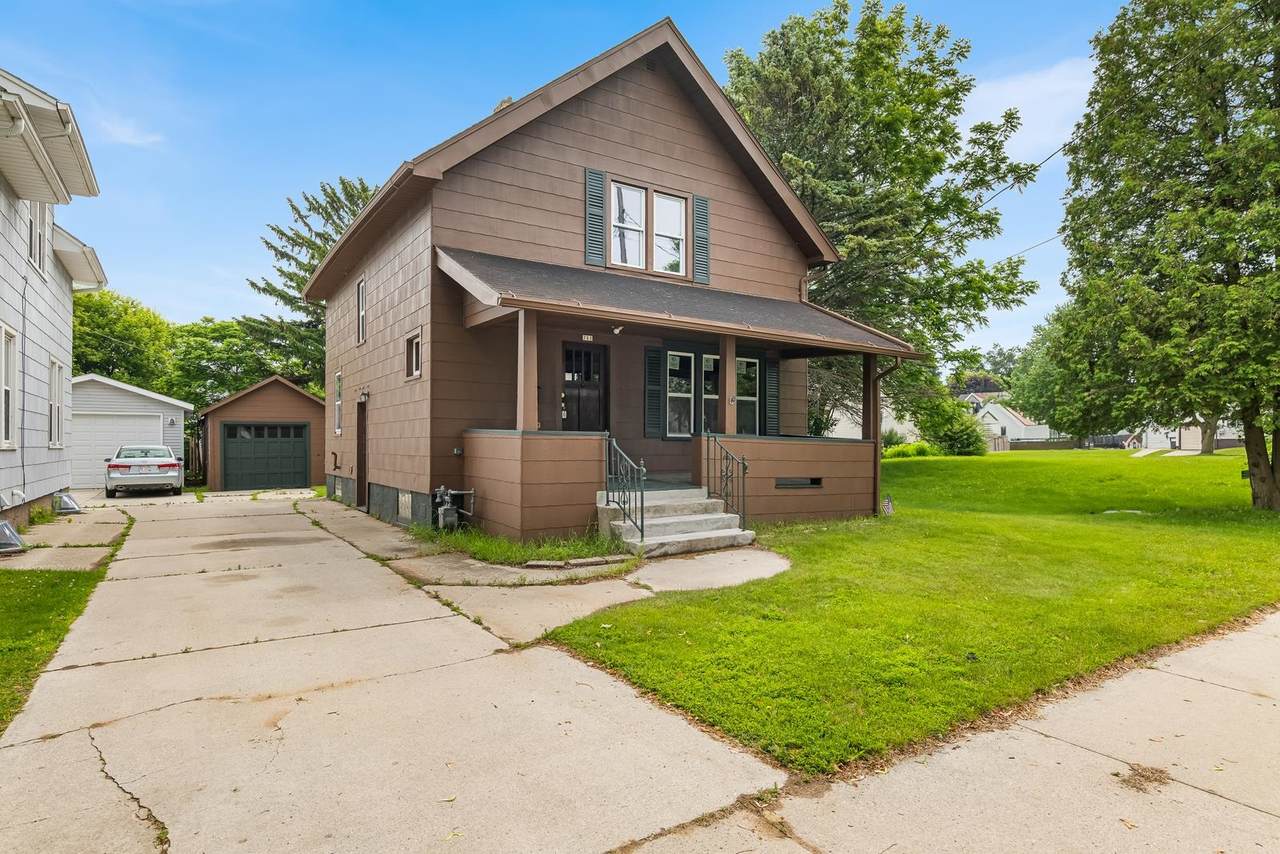 711 5TH Street - Photo 1