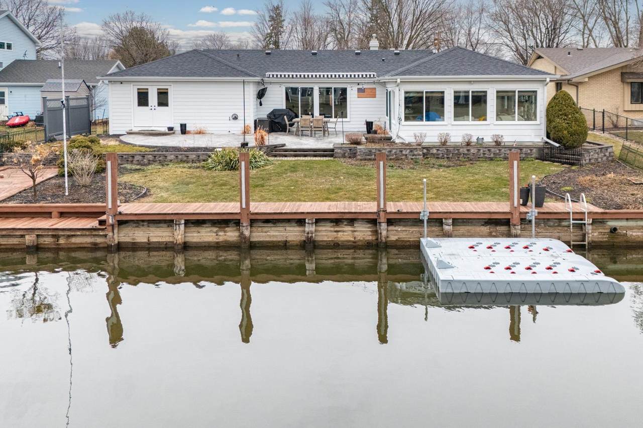 933 Starboard Court - Photo 1