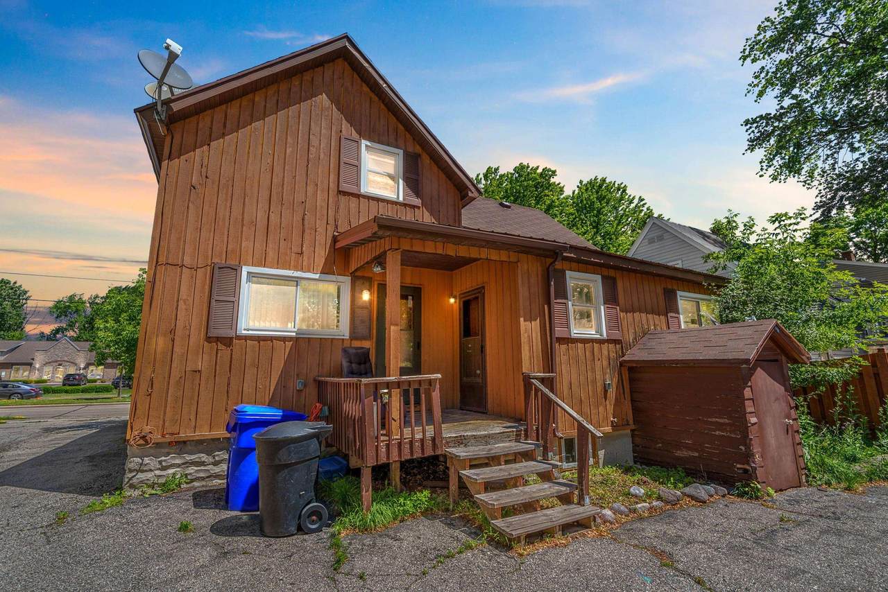 1427 College Avenue - Photo 1