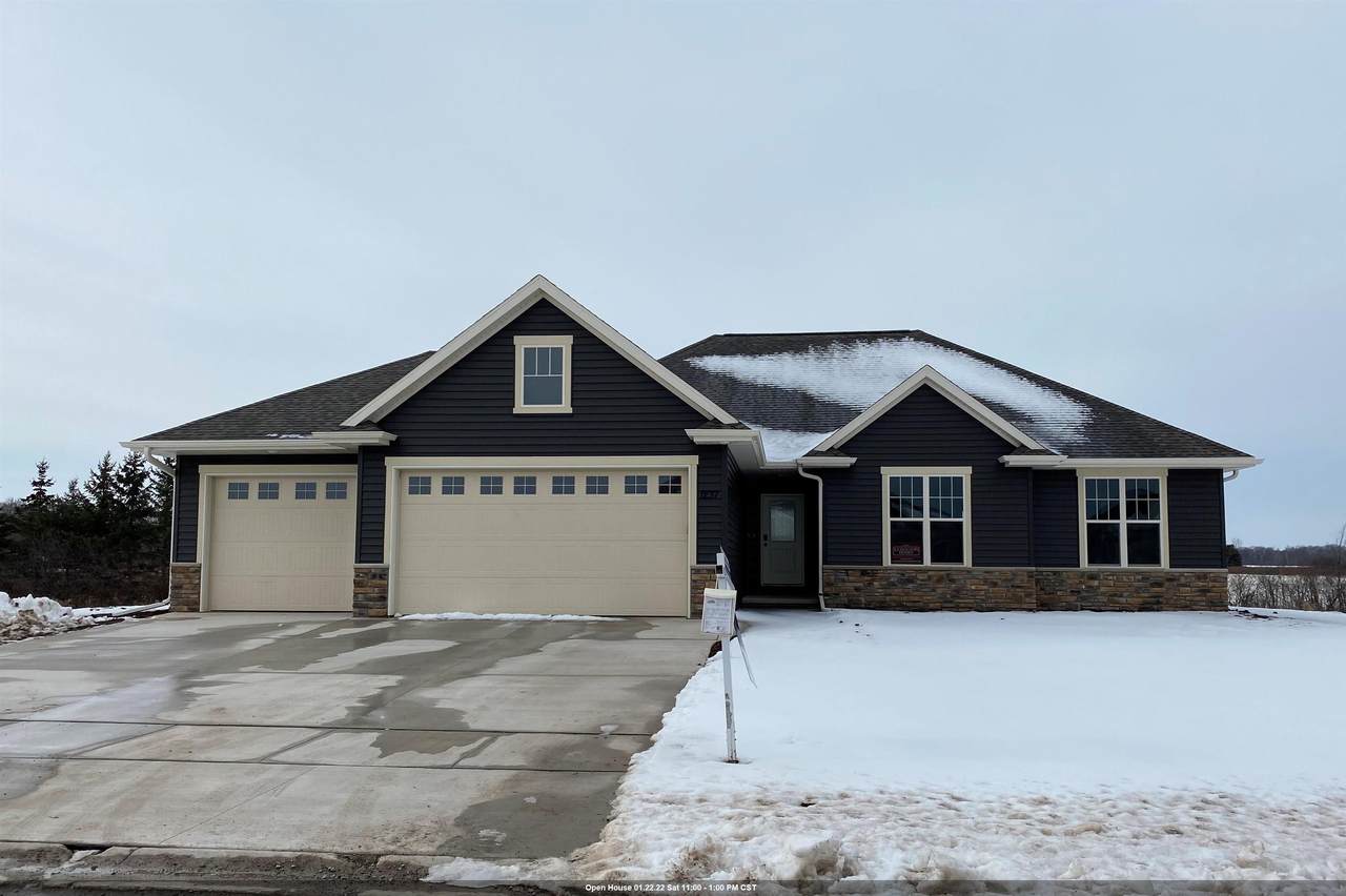 1237 Copilot Way - Photo 1