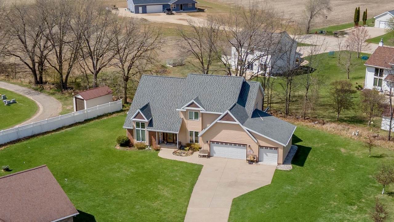 521 Maple Ridge Road - Photo 1