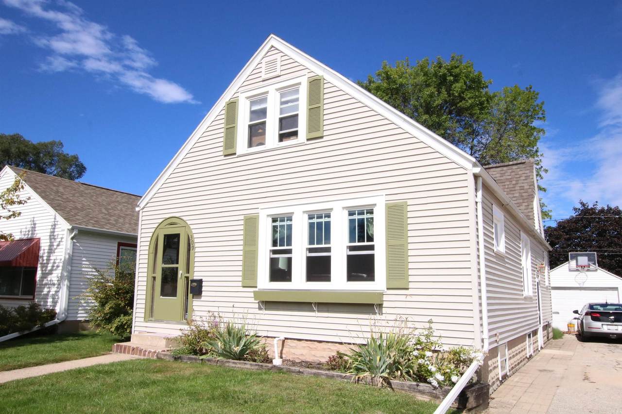 309 11TH Street - Photo 1