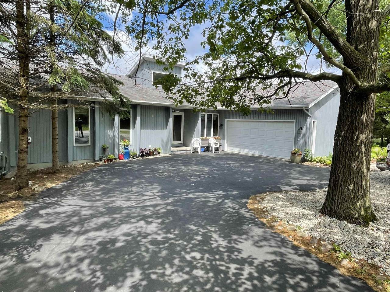 N1629 21ST Avenue - Photo 1