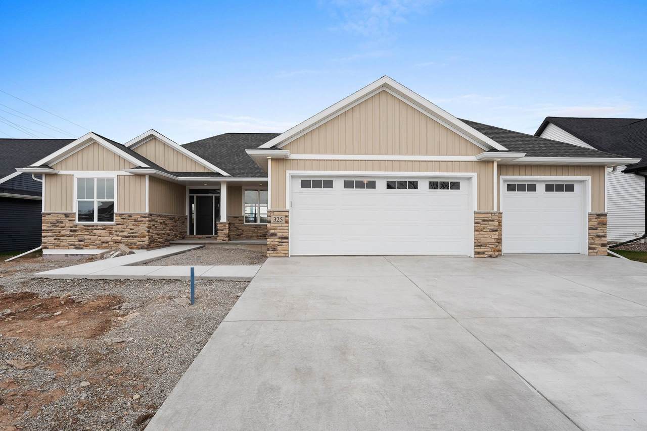 325 Rivers Edge Drive - Photo 1