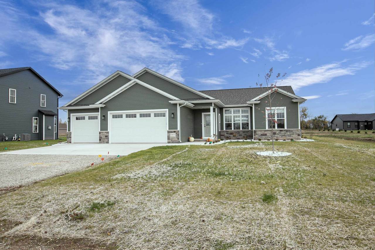 N8034 Oakwood Drive - Photo 1