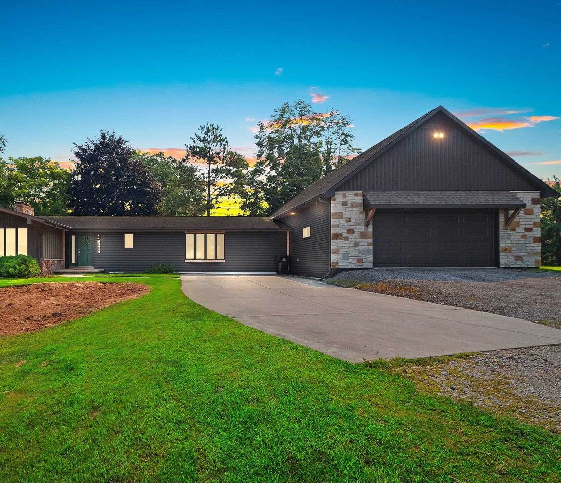 3467 Jewel Way - Photo 1