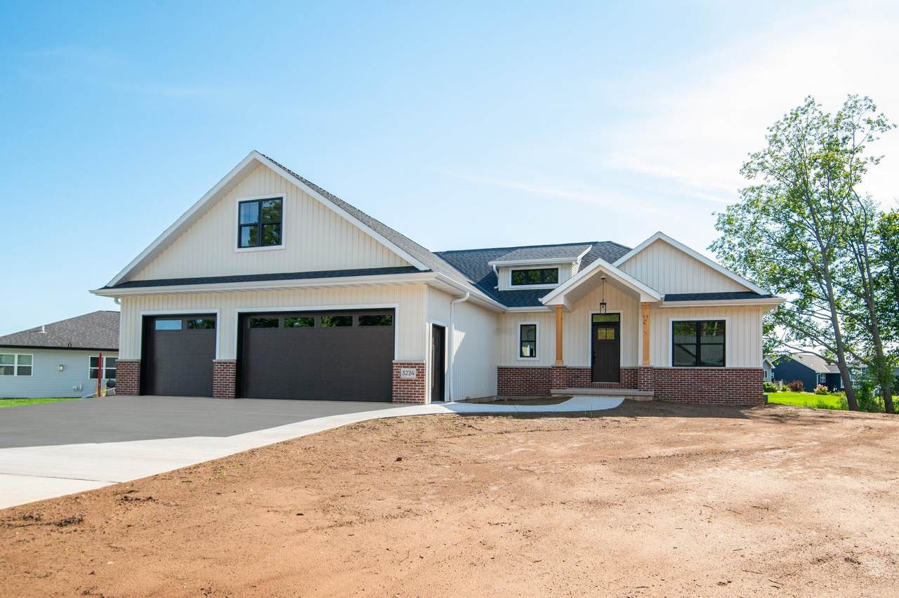 3224 Eclipse Drive - Photo 1