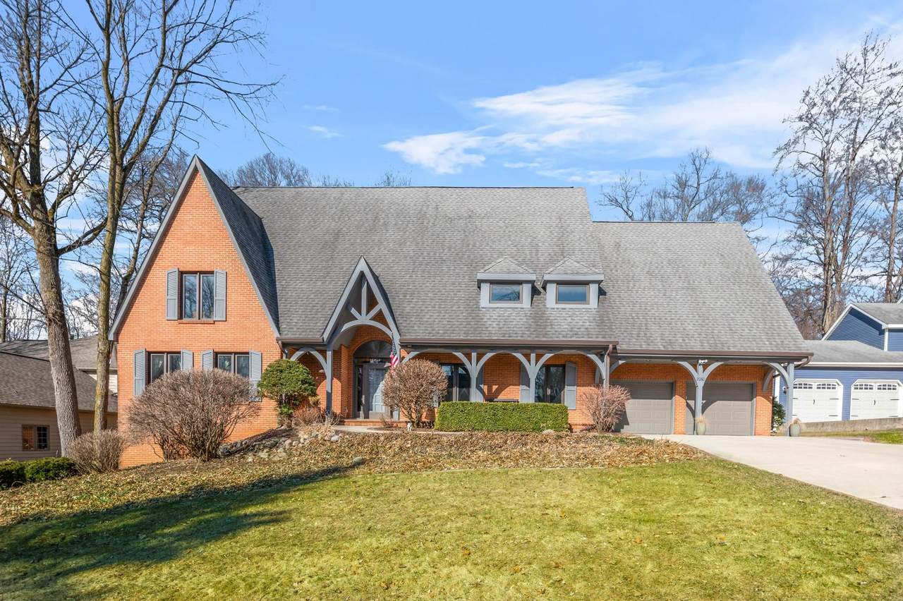 2060 Wintergreen Court - Photo 1