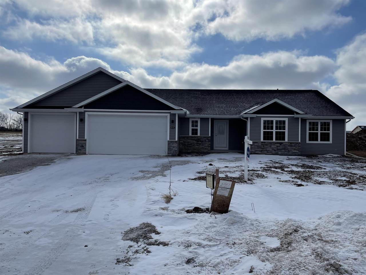 W6727 Morrell Lane - Photo 1