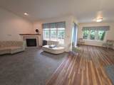 82 Queens Way - Photo 11