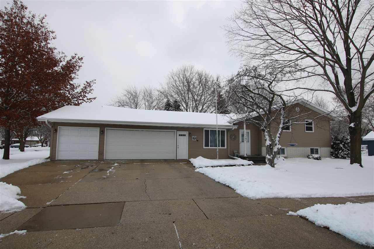 487 Wettstein Avenue - Photo 1