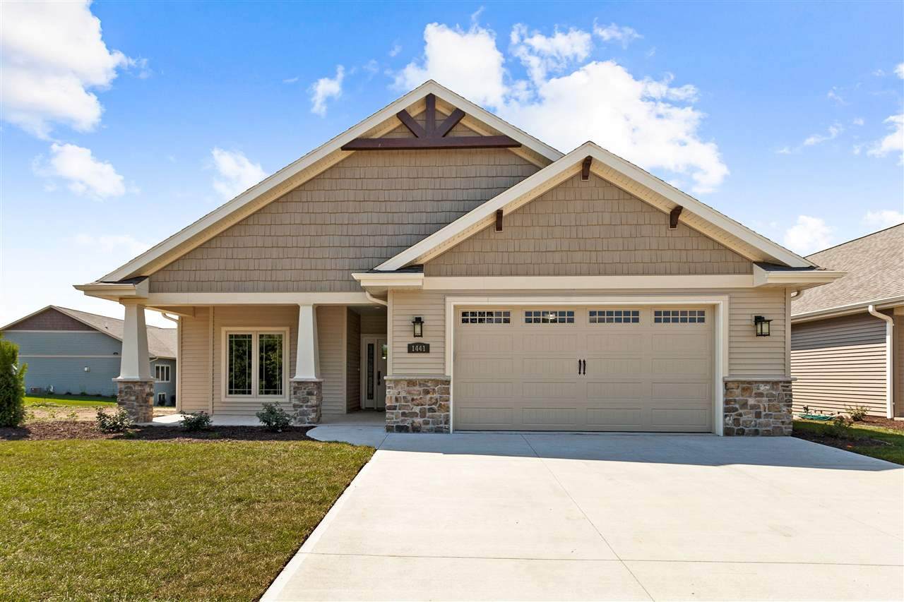 1441 Prairie Lake Circle - Photo 1