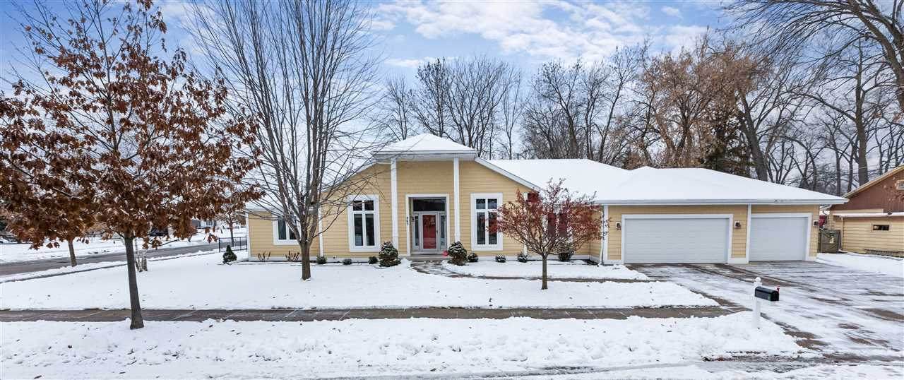 463 Hawthorne Street - Photo 1