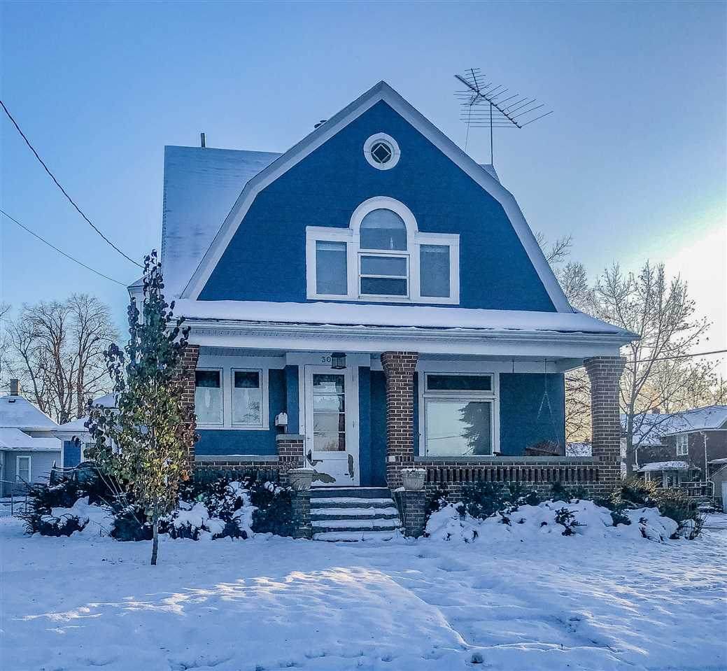 303 8TH Street - Photo 1