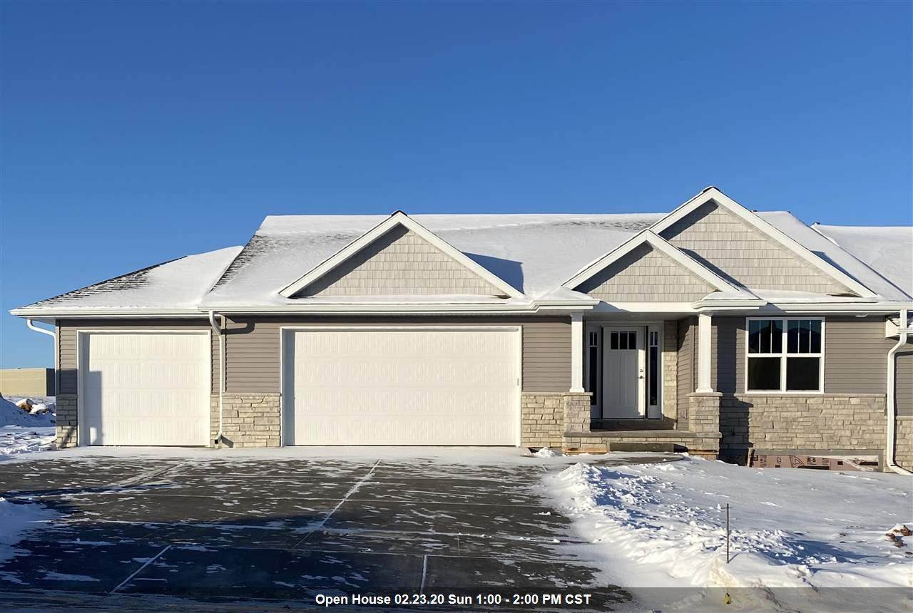 911 Barronwood Drive - Photo 1
