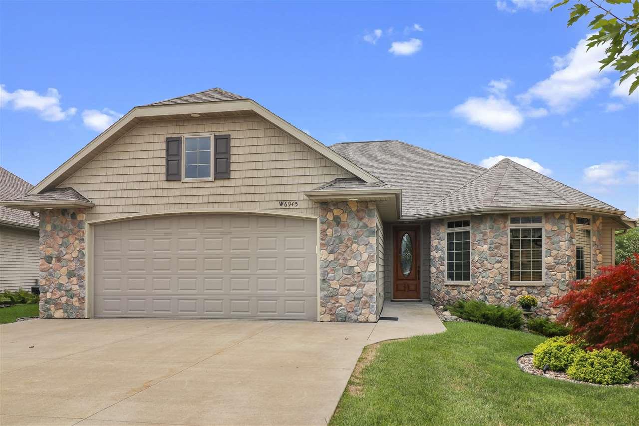 W6945 Rivendale Court - Photo 1