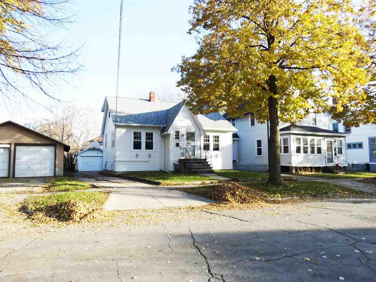 211 13TH Avenue - Photo 1