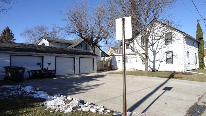 607 Manitowoc Street - Photo 1 607 Manitowoc Street - Photo 1