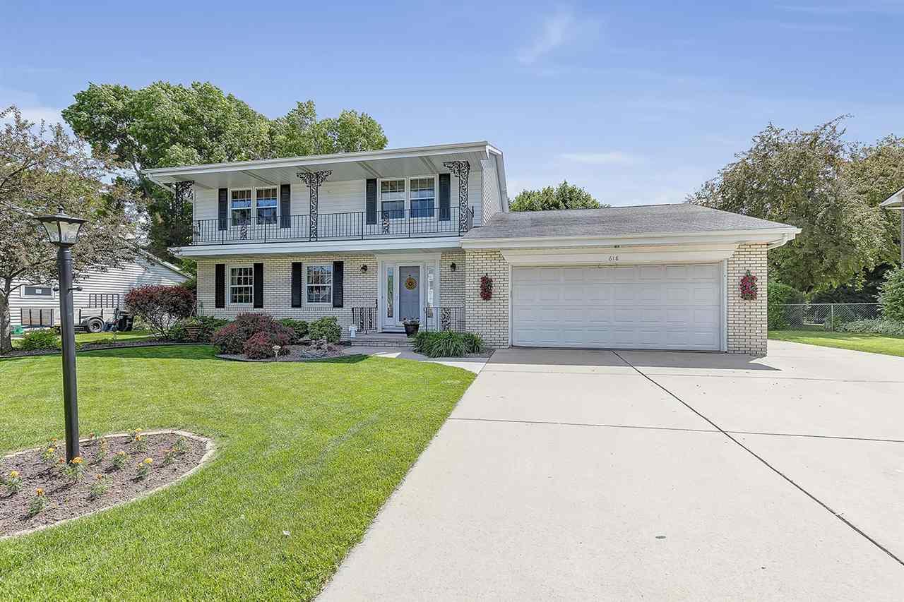 618 Broadview Drive - Photo 1