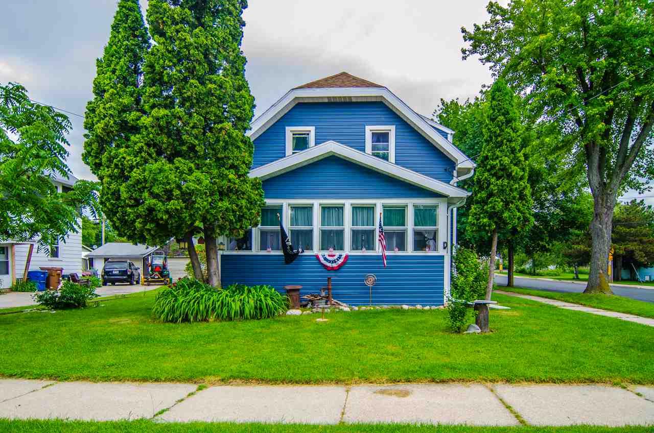 894 3RD Street - Photo 1