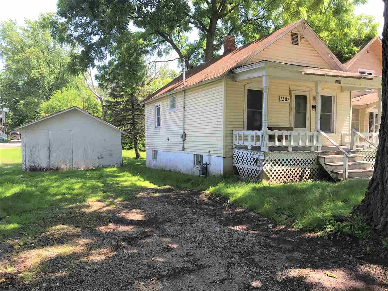 1307 St Clair Street - Photo 1