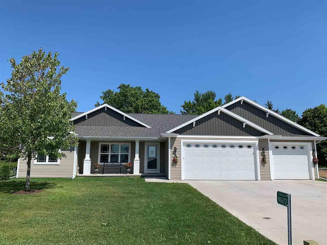 N1672 Waterlefe Drive - Photo 1