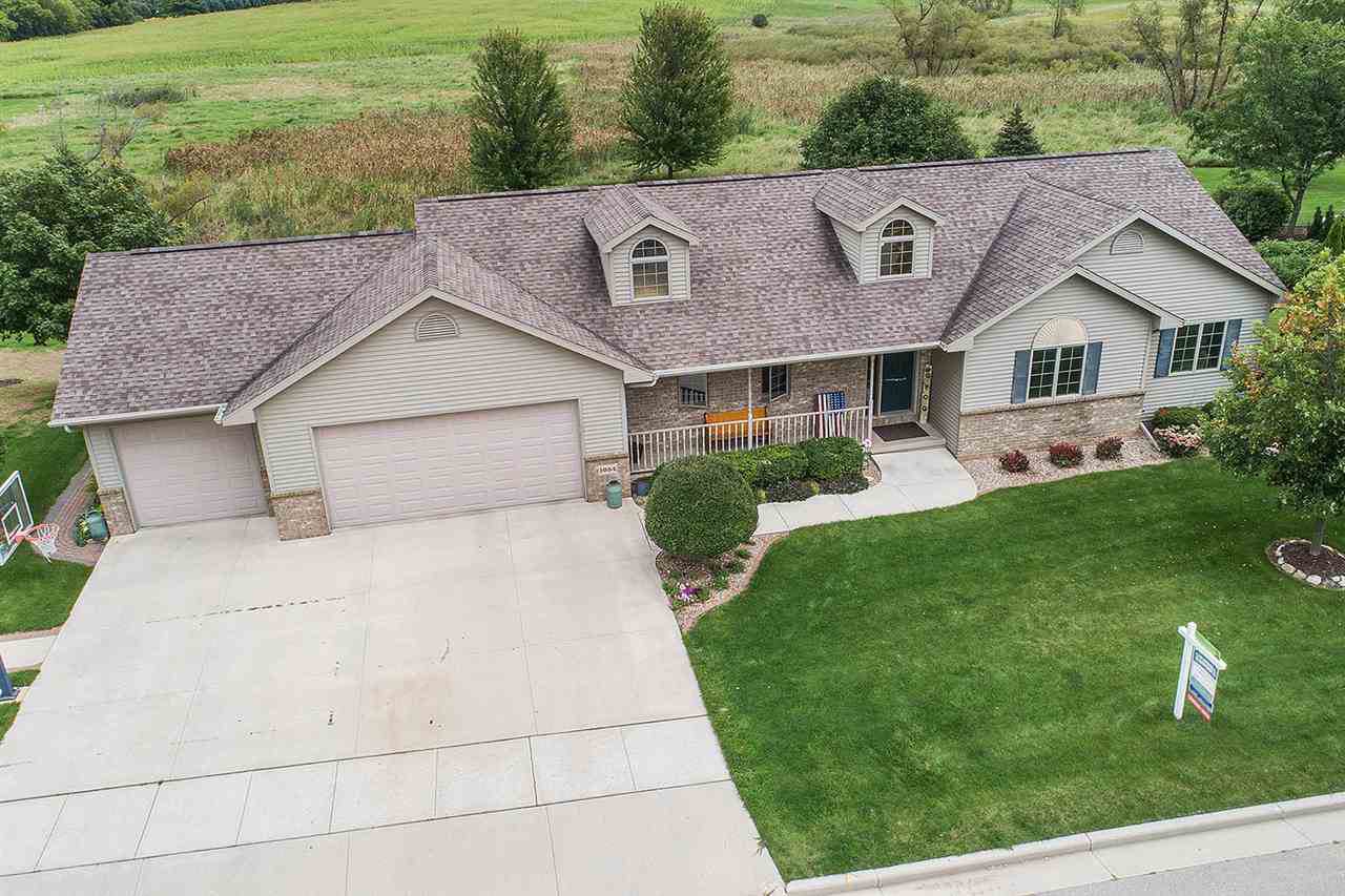1054 Golfview Drive - Photo 1