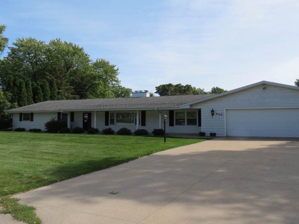 809 Grant Place - Photo 1