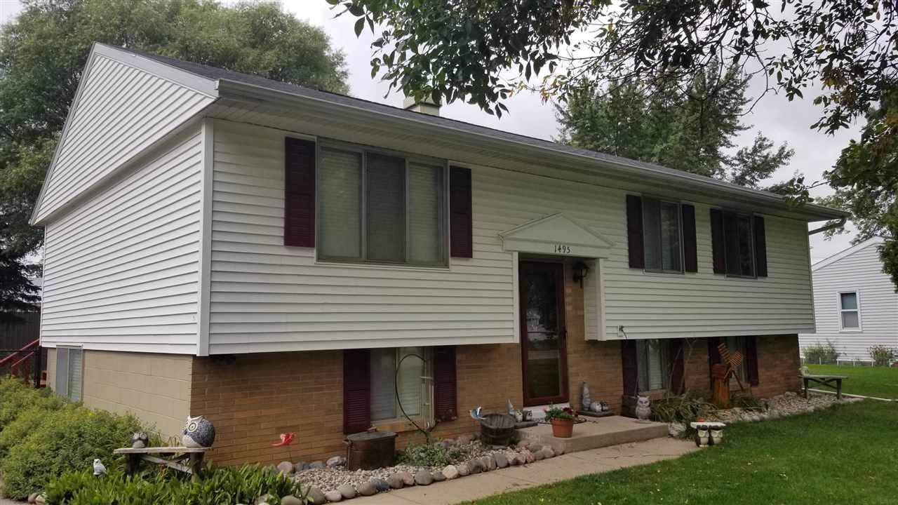 1495 Deerwood Drive - Photo 1
