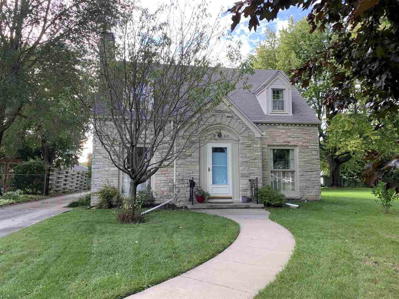 613 Elm Street - Photo 1