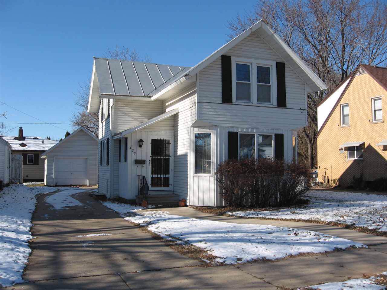 425 Sawyer Street - Photo 1