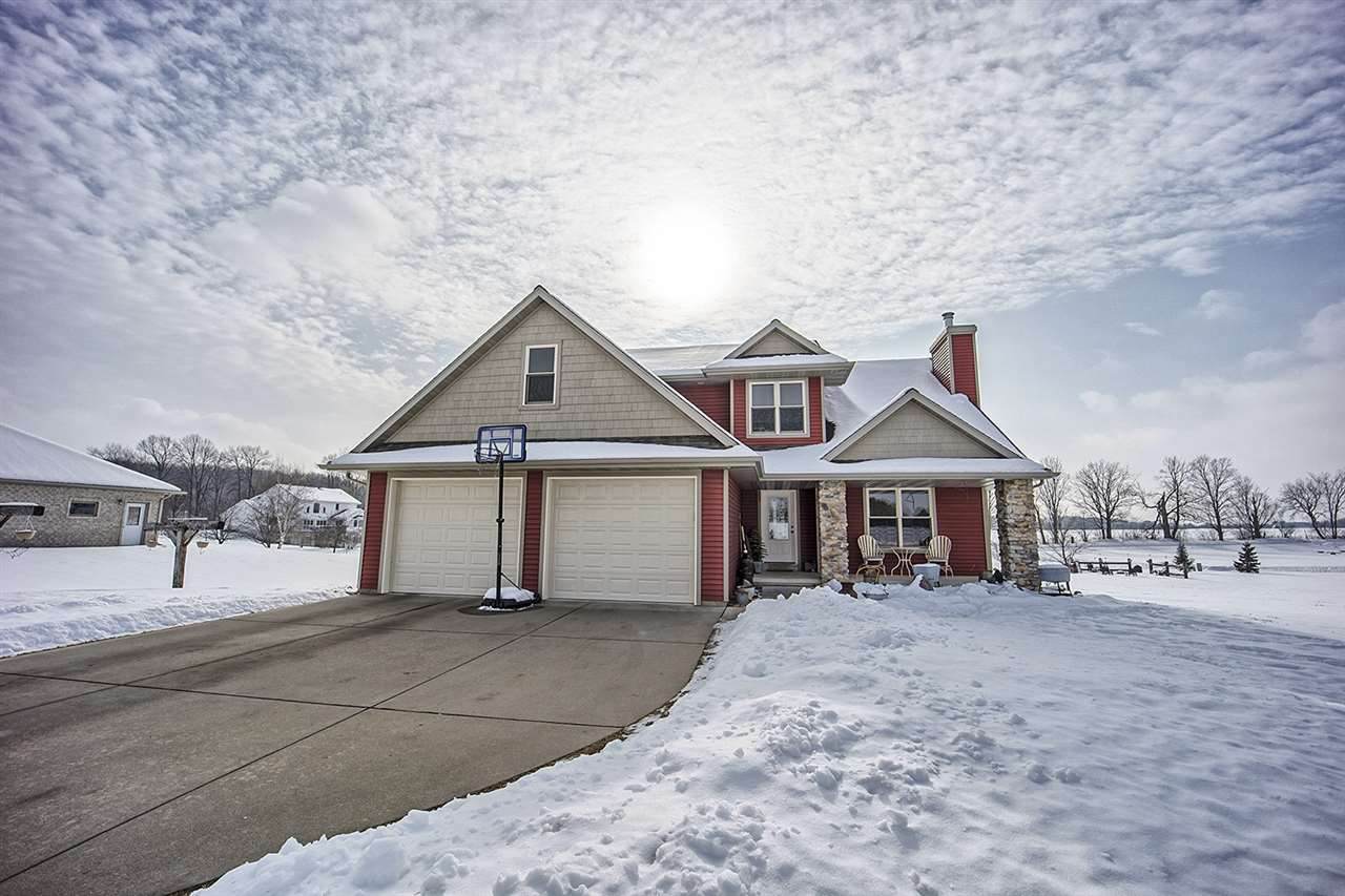 233 Ridgewood Drive - Photo 1