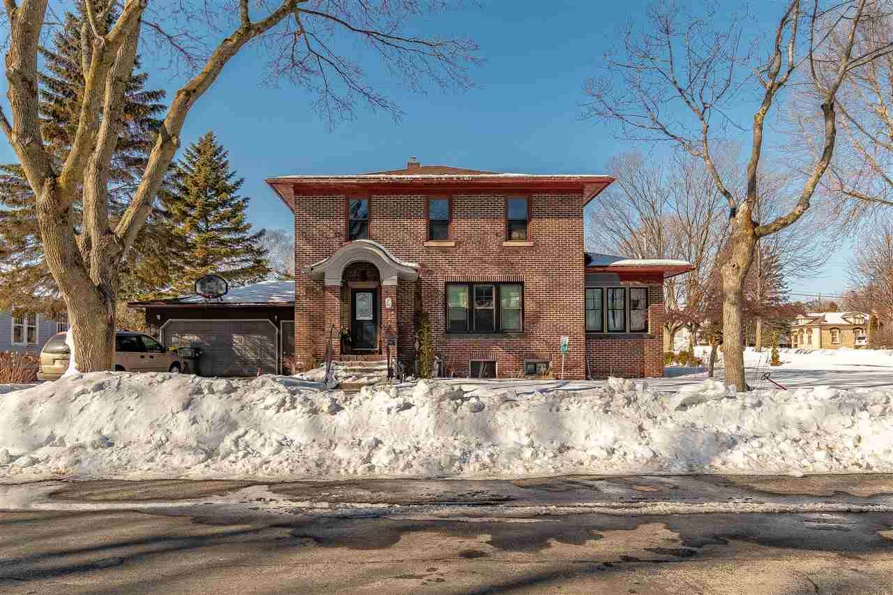 903 Juneau Street - Photo 1
