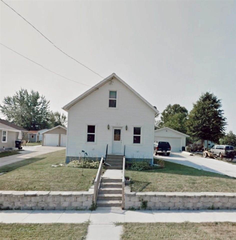 211 Water Street - Photo 1