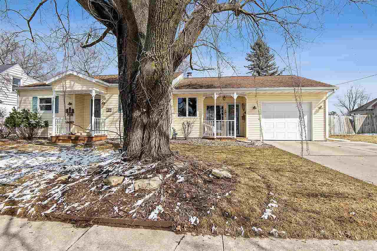 528 Parkway Drive - Photo 1