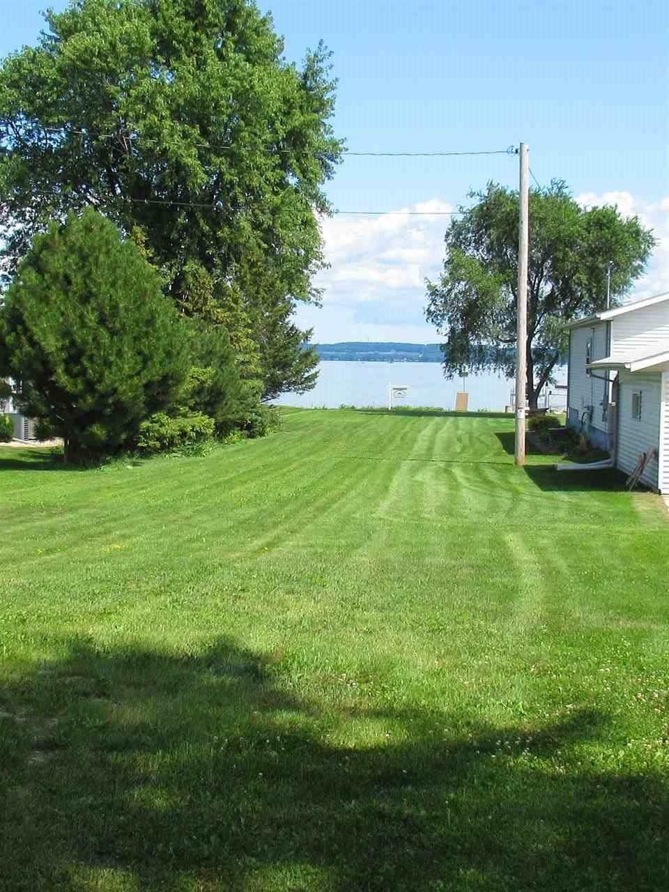 N8805 Lakeshore Drive - Photo 1 N8805 Lakeshore Drive - Photo 1