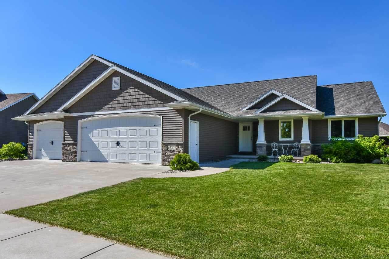 427 Albert Way - Photo 1