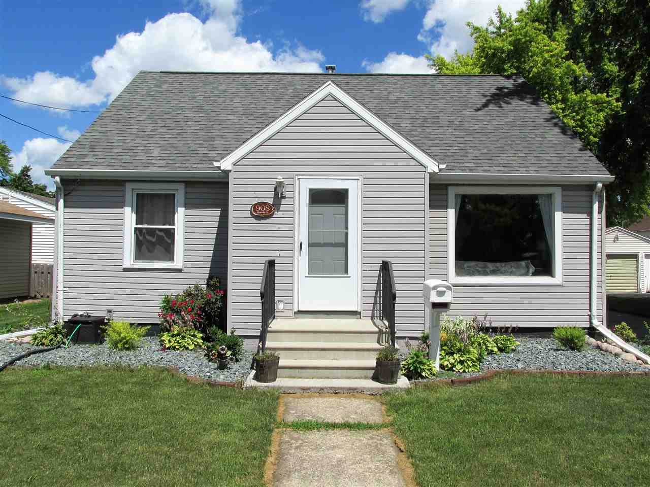 908 Lincoln Street - Photo 1
