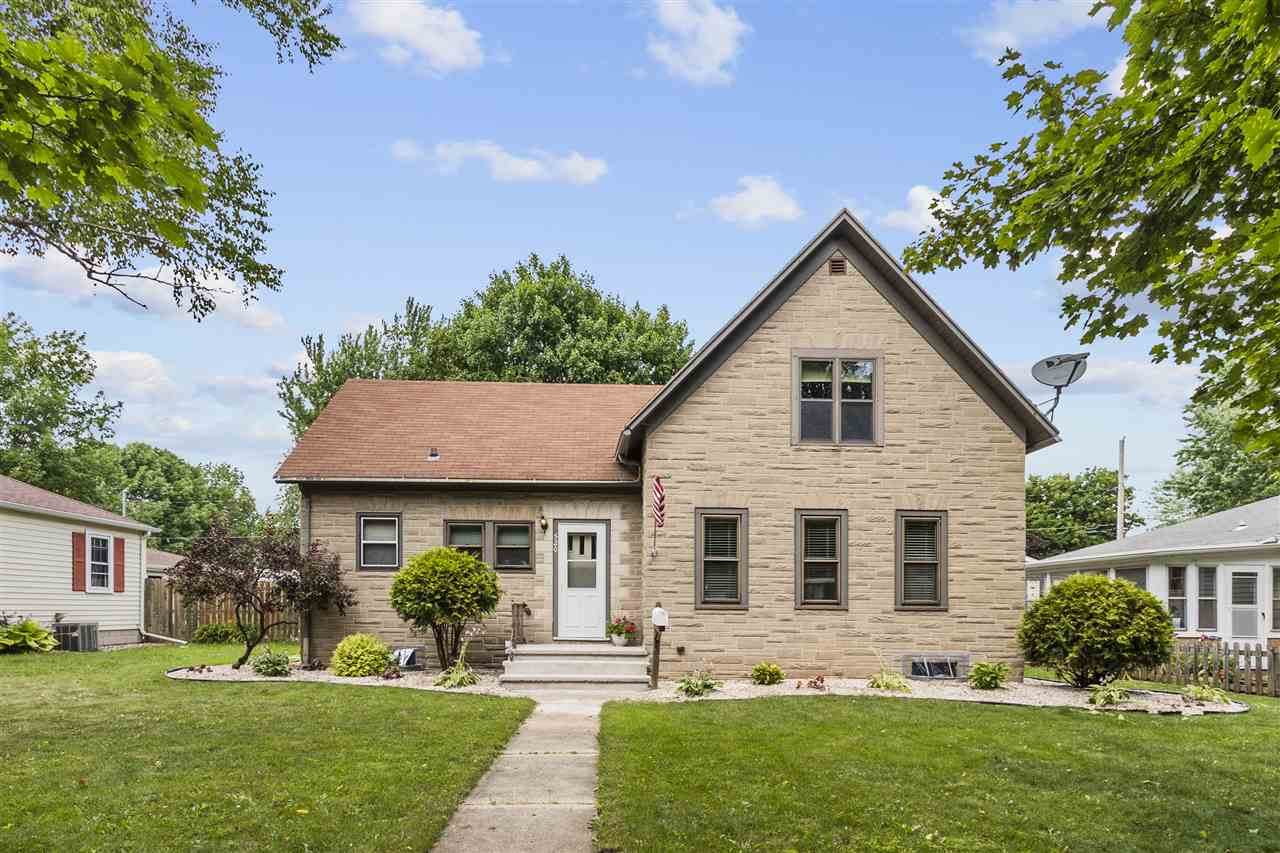 520 6TH Street - Photo 1