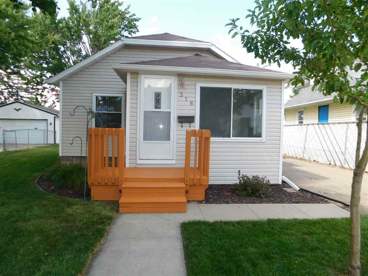 316 Grandview Avenue - Photo 1