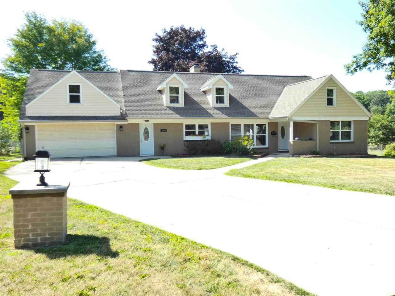 1044 Ernst Drive - Photo 1