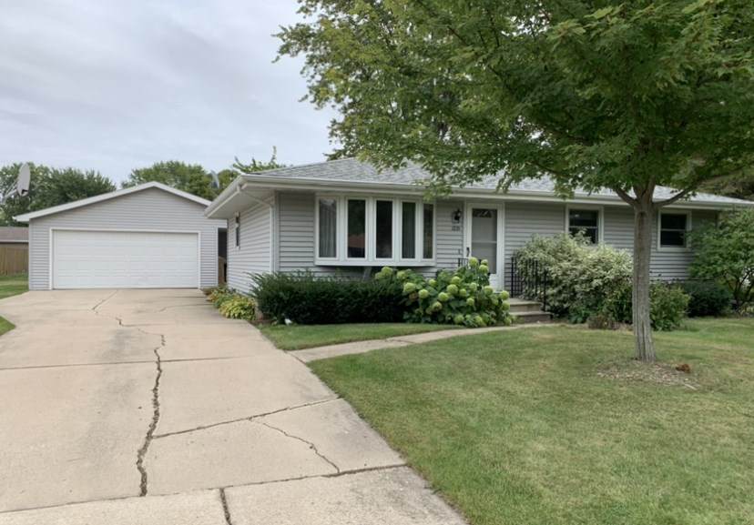 1221 Meadowview Drive - Photo 1