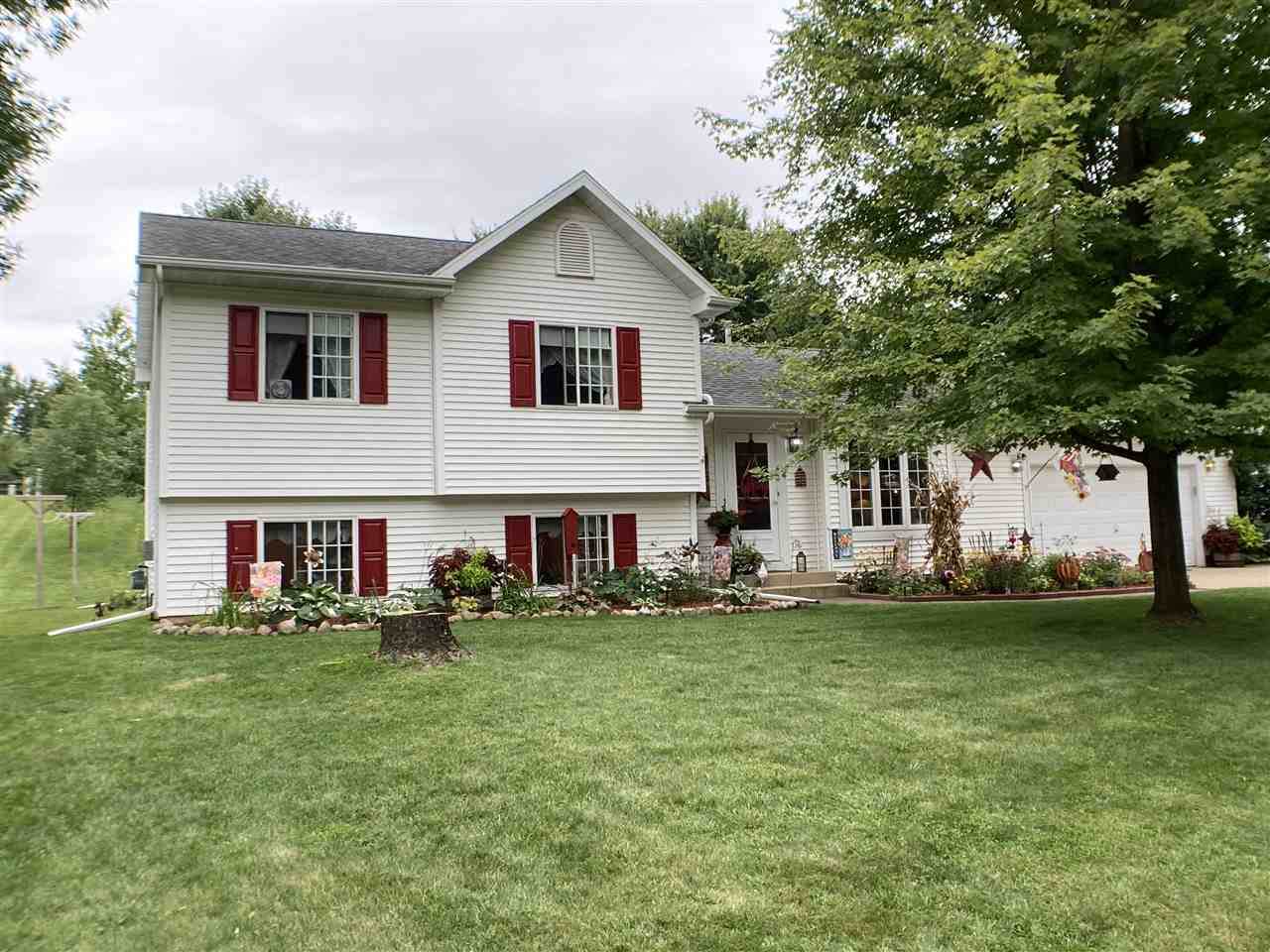 1334 Valley Lane - Photo 1