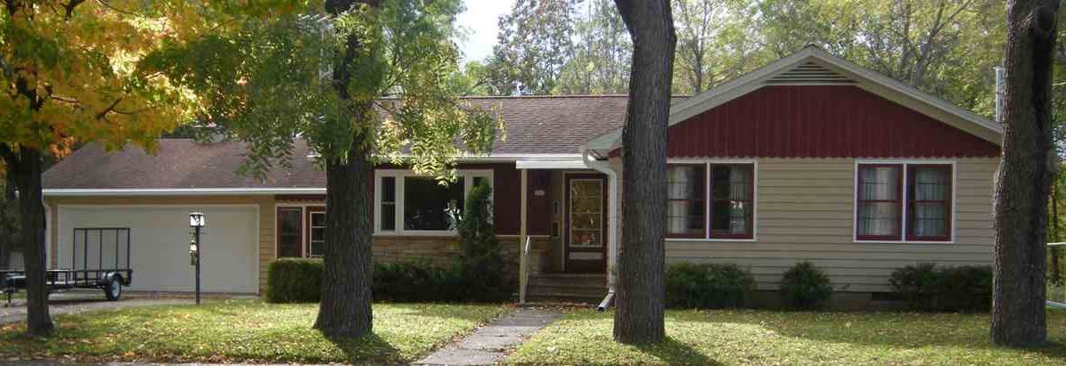 115 12TH Street - Photo 1