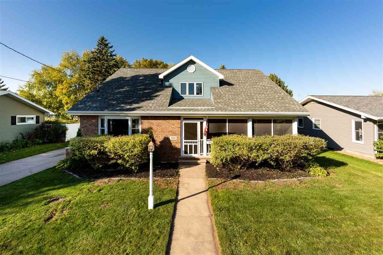 888 18TH Avenue - Photo 1