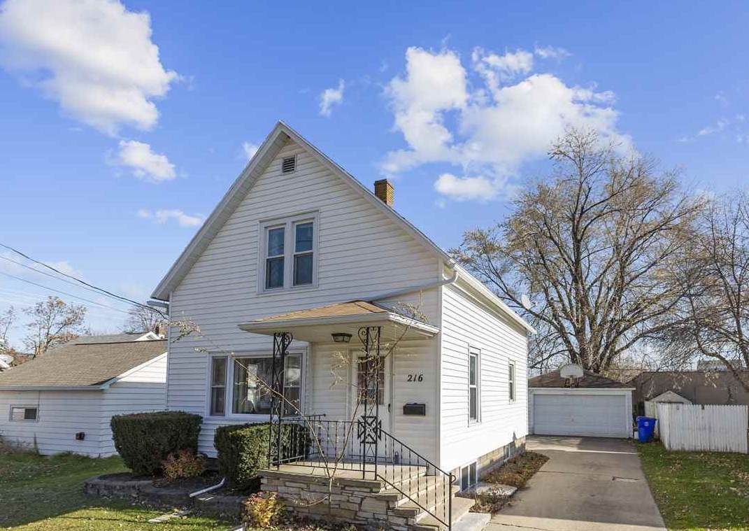 216 Locust Street - Photo 1