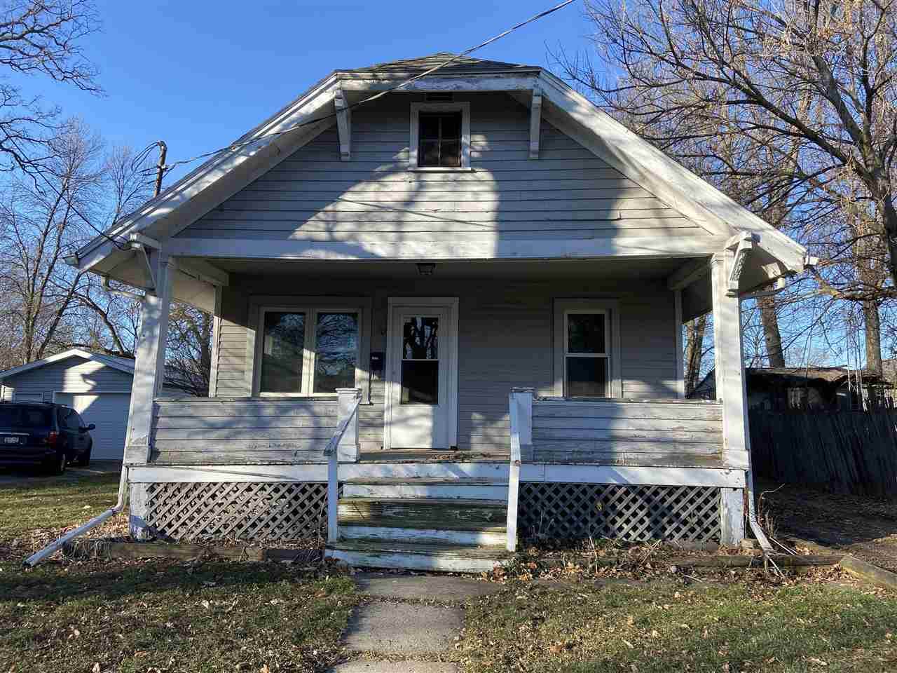 420 7TH Street - Photo 1